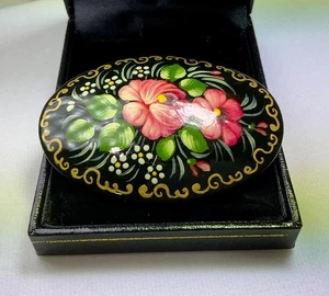 Vintage Russian Hand Painted Lacquer Wooden Brooch Pin Signed A-1 - Bild 1 von 9