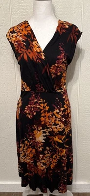 Vestido midi envolvente sintético estampado floral negro y naranja Lascana Venus otoño talla pequeña Foto 1 de 4