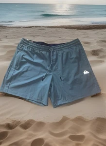 HERREN QUICKSILVER SHORTS (NEU MIT ETIKETT) XXL - MIT TASCHEN  - Bild 1 von 6