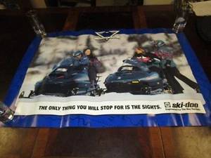 Póster de distribuidor Ski-doo OEM trineos de turismo 24x36 - Imagen 1 de 3