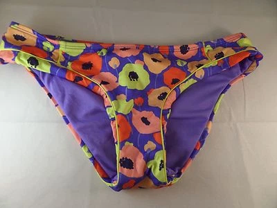 Nuevo con etiquetas Pantalones de Bikini Bar III Patrón Campos de Amapola Multicolor Talla Pequeña Lindo LO ÚLTIMO Foto 1 de 3
