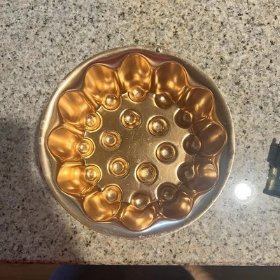 Vintage 4.0 Cups JELLO RING MOLD Copper Colored Aluminum Retro  6 3/4" Diameter - Image 1 of 4