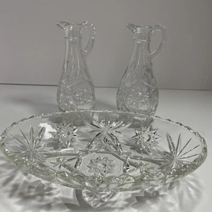 Set Of Vintage Anchor Hocking Crystal Glass Oil & Vinegar Cruets & Serving Dish - Picture 1 of 9
