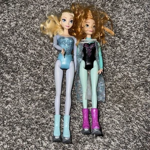 Disney Frozen Princess Ice Skating Elsa And Anna Barbie Doll 12" 2013 Mattel - Bild 1 von 2