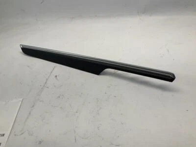 19-26 保时捷 Macan 内部前左驱动门板装饰成型 Q — 第 1/4 张图片