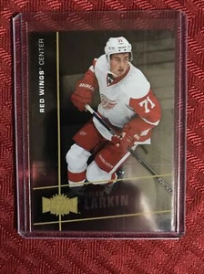 2015-16 Fleer Showcase DYLAN LARKIN Metal Universe RC #MU-8 - Picture 1 of 2