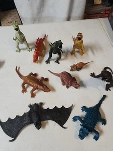 Vintage 1970er & 1980er Jahre Spielzeug Dinosaurier Monster Fledermaus Gummi Kunststoff - Bild 1 von 15