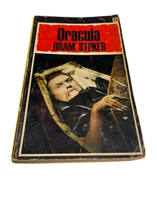 Dracula by Bram Stoker, Arrow Books (Paperback), 1967 Vampire - Picture 1 of 12