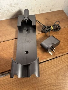 Original Dyson Ladestation Dockingstation Wandhalterung mit Ladegerät für V7 V8 - Bild 1 von 7