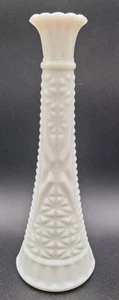 Vintage Milk Glass Bud Vase Scalloped Edge 9" White Glass Beautiful - Picture 1 of 6