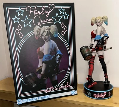 Sideshow Collectibles Premium Harley Quinn "Hell On Wheels" 1316/2000 21" POWB - Imagem 1 de 4