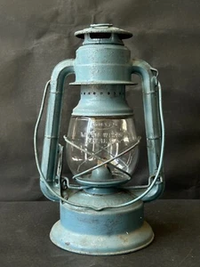 VINTAGE DIETZ LITTEL WIZARD N.Y.U.S.A. KEROSENE LAMP LANTERN WITH ORIGINAL GLOBE - Picture 1 of 16