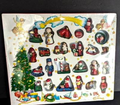 Vintage Natal 24 Miniaturas de Madeira Enfeites Feitos à Mão Pintados à Mão 1,5-2 polegadas - Imagem 1 de 4