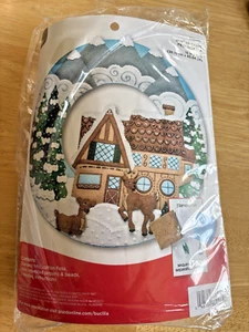 Bucilla Felt Wreath Wall Hanging Kit - Winter Cabin Wreath - 86948 - NEW -mm - Picture 1 of 5
