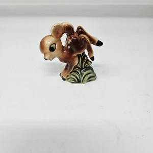 Vintage C.P.C. Estatuilla de ciervo retozando adorable de Japón - Imagen 1 de 7