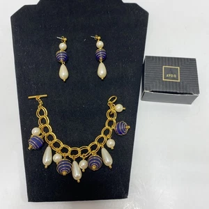 Vintage Avon Gold Tone Chunky Link Chain Faux Pearl Earrings & Bracelet Blue - Picture 1 of 4