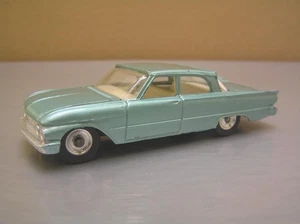 Dinky Toys 148 Ford Fairlane Metallic Green version made in England NM+ Cond. - Picture 1 of 8