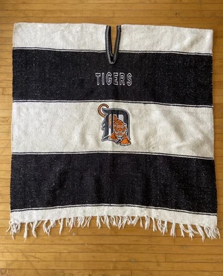 Vintage Detroit Tigers Blanket Poncho Baseball Jacket Thick Material Warm - Image 1 of 4