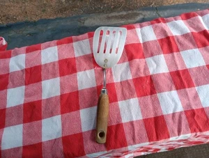 VINTAGE EKCO ETERNA USA 4 SCHLITZE EDELSTAHL SPACHTEL WENSLER HOLZGRIFF 9" - Bild 1 von 6