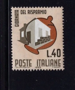 Italia 1965 Construcción de casas, colocación de ladrillos, albañilería, día de ahorro SC 921 MNH - Imagen 1 de 1