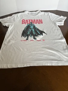 BATMAN LARGE SHORT SLEEVE MULTI-COLORED T-SHIRT BY OLD NAVY PRE-OWNED - Photo 1/4