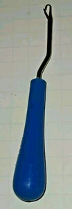 Latch Rug Hook Tool Blue Handle Carpet Making Crafts Skillcraft Korea Vintage - Picture 1 of 10