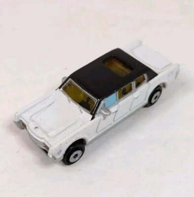 Белый лимузин Micro Machines Micro Lights 1990 - Изображение 1 из 4