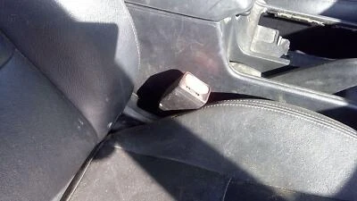 Mazda 2006-2009 receptor hebilla cinturón de seguridad delantero derecho 3 pasajeros OEM negro Br6 Foto 1 de 4