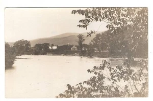 Real Photo Lake Houses RPPC Postcard - Picture 1 of 2