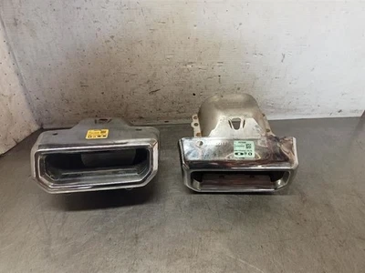 Pair Exhaust Tips from 2023 Chevy SILVERADO 1500 9886936 - Image 1 of 4