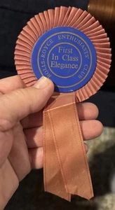 Rosetta Nastro Rosetta 7,5" Vintage Rolls Royce 1° Classe Eleganza RREC Patch 1984 - Foto 1 di 3