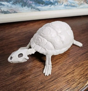 SPIRIT HALLOWEEN SKELETON TURTLE Off White Plastic Figure - Picture 1 of 8