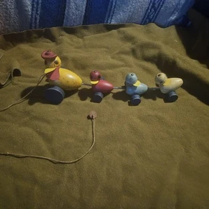 Giocattolo vintage Fisher Price in legno per patra ha mozzo su fine corda data 1954 - Foto 1 di 10