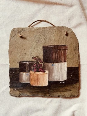 "Pintura vintage de vasijas pintadas a mano sobre pizarra firmada por P. McGinnis 8,5""x8,5""" Foto 1 de 4