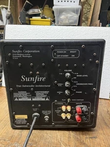 Sunfire True Architectural Subwoofer (design pionieristico) si accende non testato - Foto 1 di 7