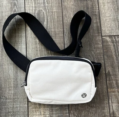 Womens Lululemon Everywhere Belt Bag White Adjustable Fanny Pack Crossbody READ - Image 1 of 4