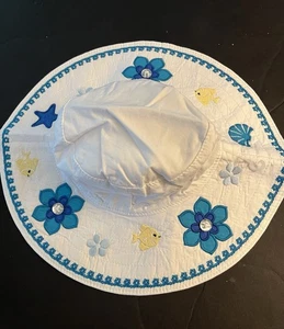 NWT Infants 0-12 mo Gymboree SEA SPLASH White/Turquoise Fish SUNHAT Chin Strap - Picture 1 of 3