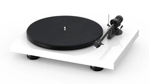 Pro-Ject Debut Carbon EVO Audiophile Turntable w/Sumiko Rainier - White - New - Picture 1 of 1