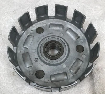 Cesta embrague Kawasaki KL600 1985-86 P/N 13095-1124 pieza usada Foto 1 de 4