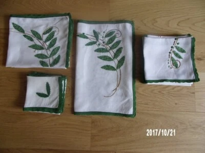 Linge de table ancien brodé à la main en très bon état. - Photo 1/4
