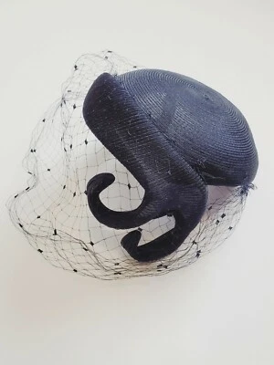 Chapéu antigo vintage autêntico Battlesteins of Houston inclinável topper com véu deslumbrante - Imagem 1 de 4