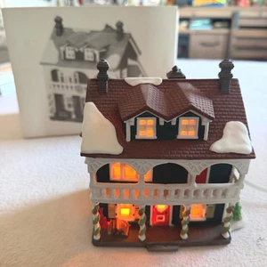 Department 56 New England Village Captains Cottage beleuchtet 1990 + Box Weihnachten - Bild 1 von 9