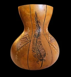 2004 Artist Signed Scrimshaw/Hand Carved Gourd Tribal/ Folk Art Vase/Vessel - Picture 1 of 9