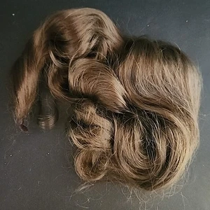 26" langes Pferdeschwanz Haarteil mit federnden gelockten Enden Schleife braun Synthetik - Bild 1 von 3