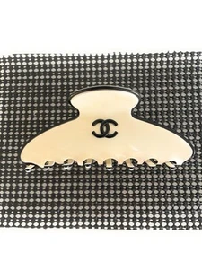 Gently Used Large Chanel Hair Clip Claw Cream Black 11 Cm - Picture 1 of 6