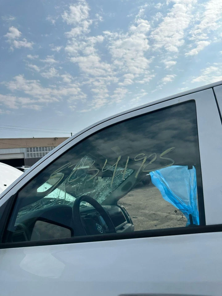 Puerta delantera ventana cristal 2009-2023 Dodge Pickup Ram 1500 conductor izquierdo Foto 1 de 1