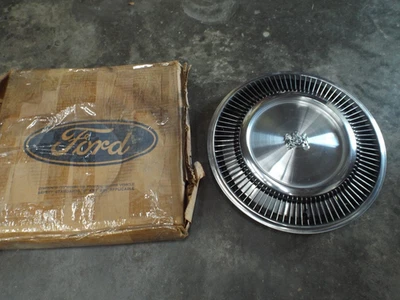 Крышка колеса с ребрами 1978 Mercury Grand Marquis/Brougham/Colony новая из старых запасов - Изображение 1 из 4