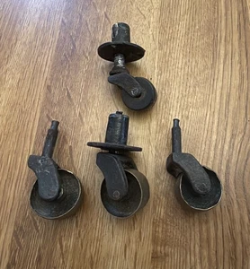 Konvolut antike alte Kleinmöbel Holz Metall Messing Räder Rollen Teile - Bild 1 von 7