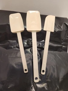 Pampered Chef Set Of 3 Spatulas 12",11", 10.5" EUC - Picture 1 of 2