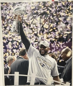 Foto RAY LEWIS FIRMATA/AUTOGRAFATA Ravens Super Bowl Champions firmata a mano NFL - Foto 1 di 4
